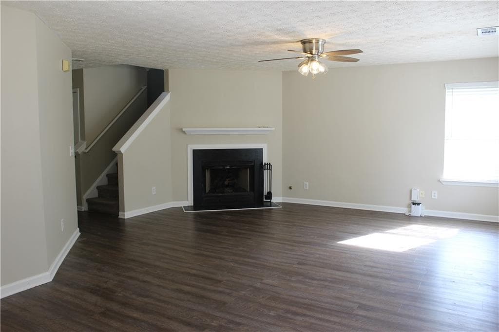 3 bedroom, 3 bathroom, 1,540 sq ft single family residence for rent at 514 Carrington Court, Canton, GA 30115 for $2,150 a month — photo 3