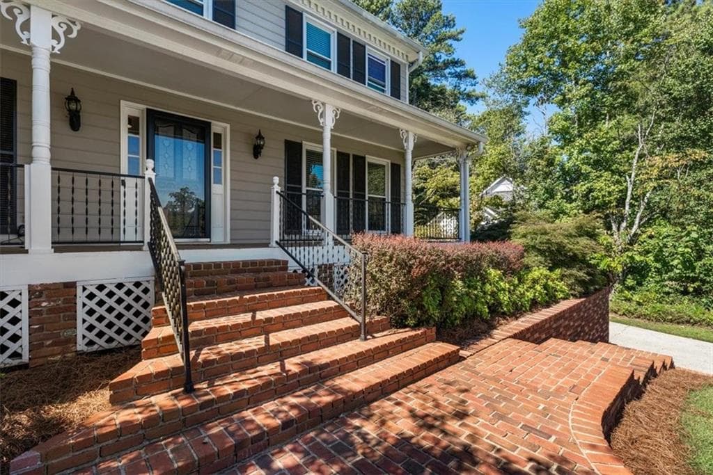 4 bedroom, 4 bathroom, 2,938 sq ft single family residence for sale at 147 Lakeside Drive, Kennesaw, GA 30144 — photo 3