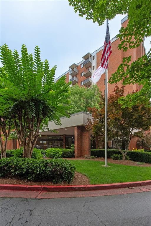 2 bedroom, 2 bathroom, 1,070 sq ft condominium for rent at 300 Johnson Ferry Road B510, Sandy Springs, GA 30328 for $2,300 a month — photo 4