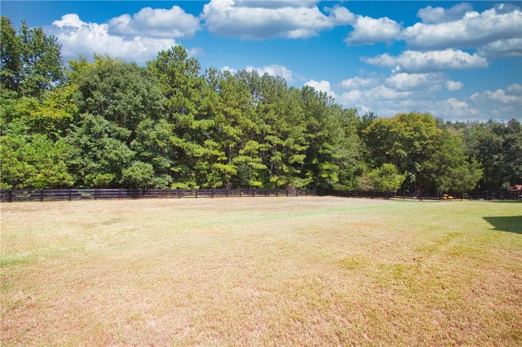 4 bedroom, 3 bathroom, 3,147 sq ft single family residence for rent at 1020 Arbor Lane, Madison, GA 30650 for $2,600 a month — photo 5