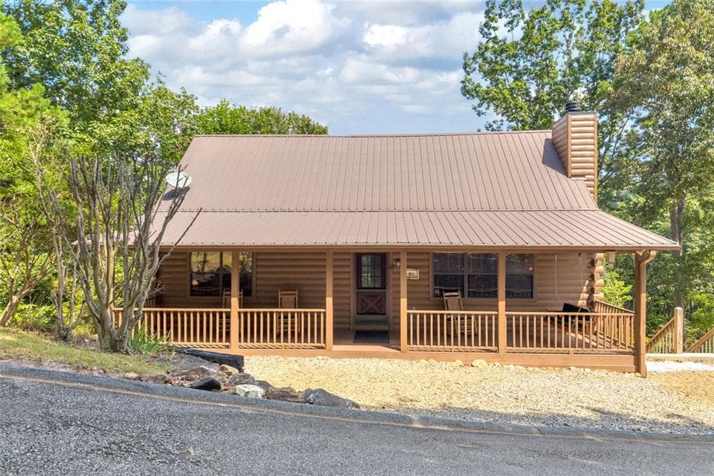 3 bedroom, 2 bathroom, 2,720 sq ft single family residence for sale at 122 Sky High Drive, Blairsville, GA 30512 — photo 2