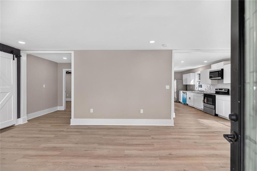 3 bedroom, 3 bathroom, 1,757 sq ft single family residence for sale at 1519 Venetian Drive, Atlanta, GA 30311 — photo 4