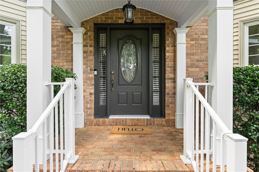 5 bedroom, 3 bathroom, 3,712 sq ft single family residence for sale at 2711 Arbor Summit, Marietta, GA 30066 — photo 3