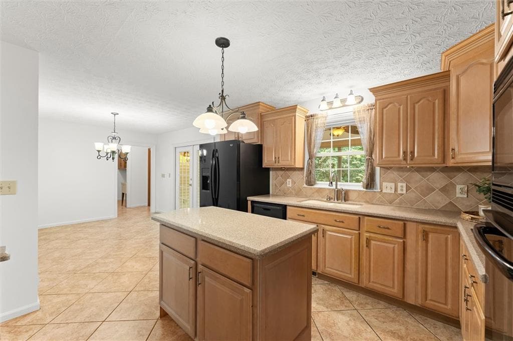 5 bedroom, 3 bathroom, 3,712 sq ft single family residence for sale at 2711 Arbor Summit, Marietta, GA 30066 — photo 10