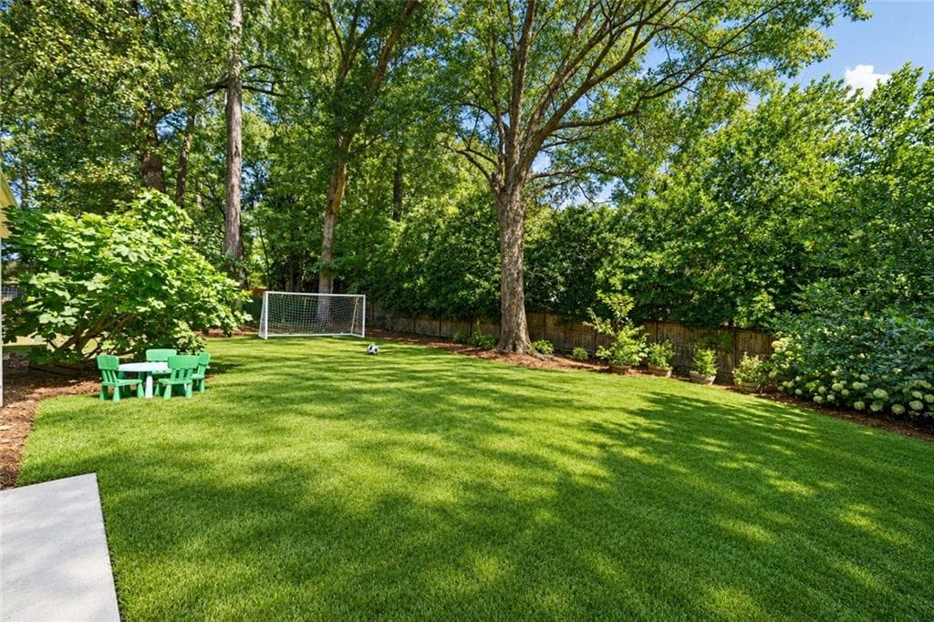 5 bedroom, 6 bathroom, 4,924 sq ft single family residence for sale at 1929 Wildwood Place, Atlanta, GA 30324 — photo 2