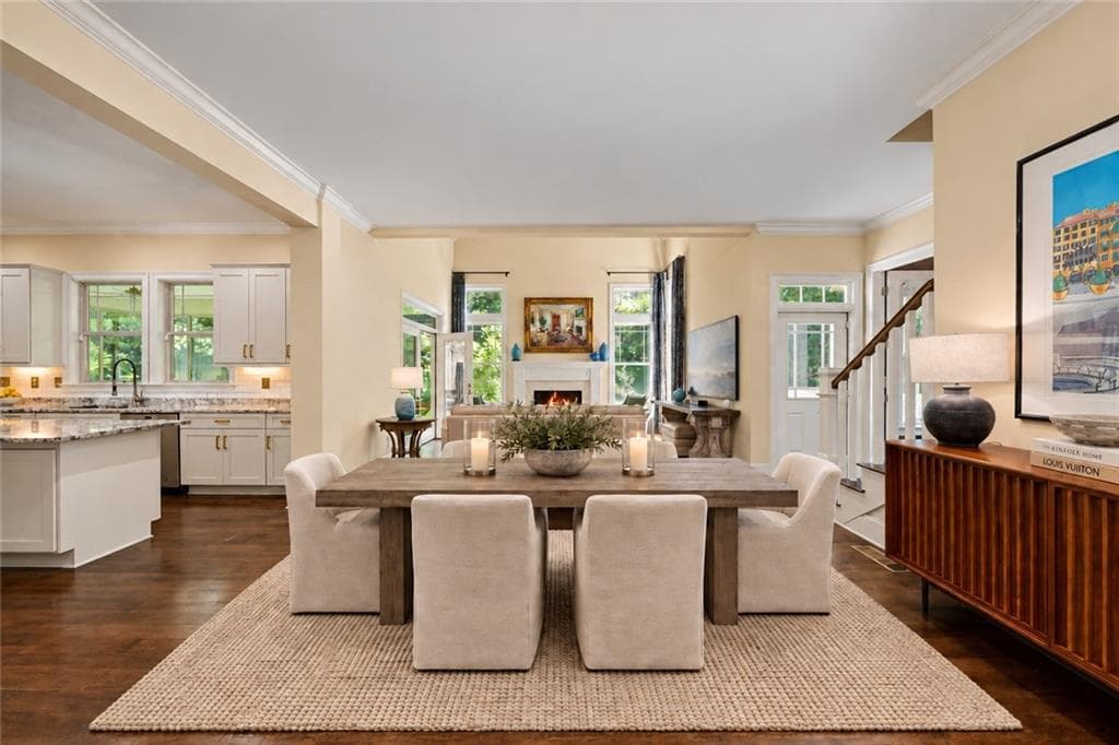 5 bedroom, 6 bathroom, 4,924 sq ft single family residence for sale at 1929 Wildwood Place, Atlanta, GA 30324 — photo 4