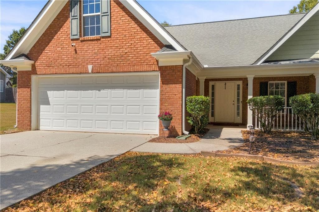 3 bedroom, 2 bathroom, 2,750 sq ft single family residence for sale at 1477 Abbie Kilgore Way, Loganville, GA 30052 — photo 3