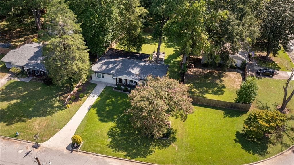 4 bedroom, 3 bathroom, 1,697 sq ft single family residence for sale at 3202 Highland Drive, Smyrna, GA 30080 — photo 2