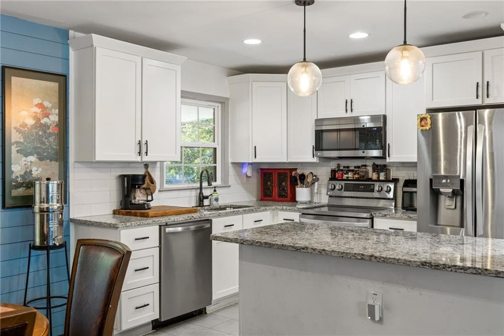 4 bedroom, 3 bathroom, 1,697 sq ft single family residence for sale at 3202 Highland Drive, Smyrna, GA 30080 — photo 8