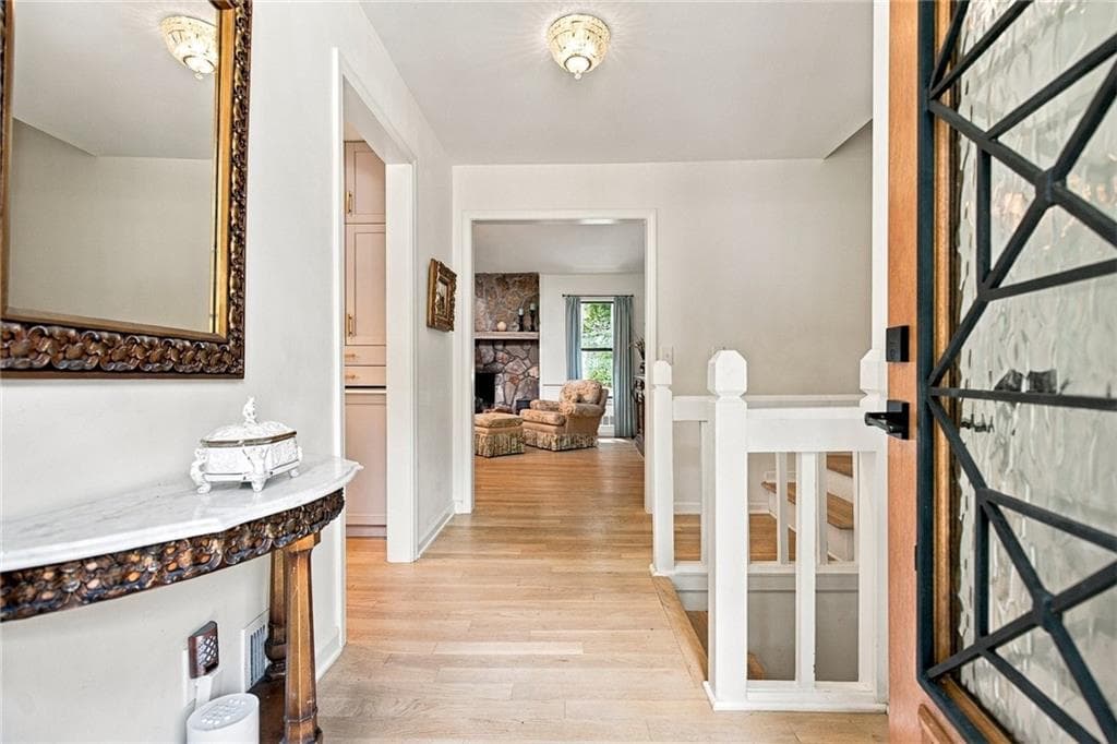 3 bedroom, 2 bathroom, 1,569 sq ft single family residence for sale at 2945 Brett Circle, Acworth, GA 30101 — photo 8