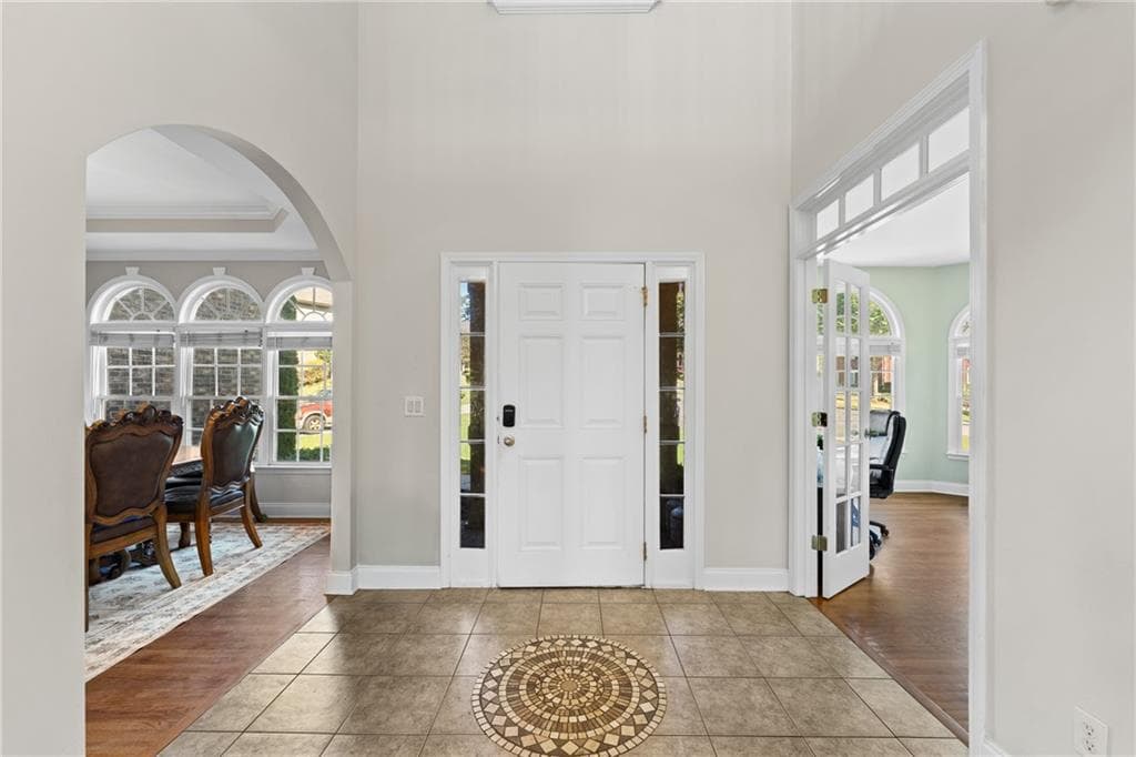 5 bedroom, 5 bathroom, 5,638 sq ft single family residence for sale at 2563 Bogan Bridge Circle, Buford, GA 30519 — photo 4