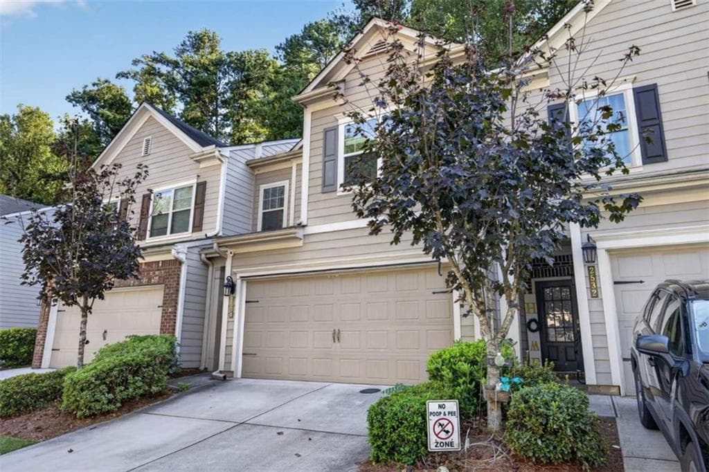 3 bedroom, 3 bathroom, 1,788 sq ft townhouse under contract at 2530 Norwood Park Crossing, Doraville, GA 30340 — photo 2
