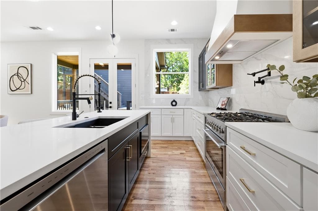 4 bedroom, 5 bathroom, 2,730 sq ft single family residence for sale at 63 Mortimer Street, Atlanta, GA 30317 — photo 9