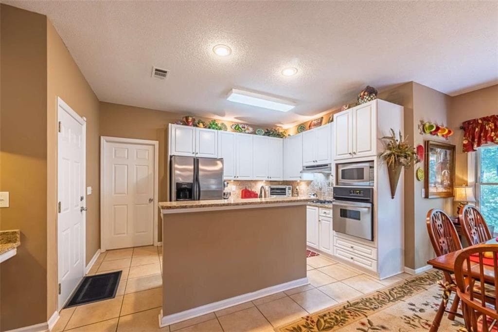 4 bedroom, 3 bathroom, 2,531 sq ft single family residence for sale at 2140 Soft Pine Lane, Acworth, GA 30102 — photo 7