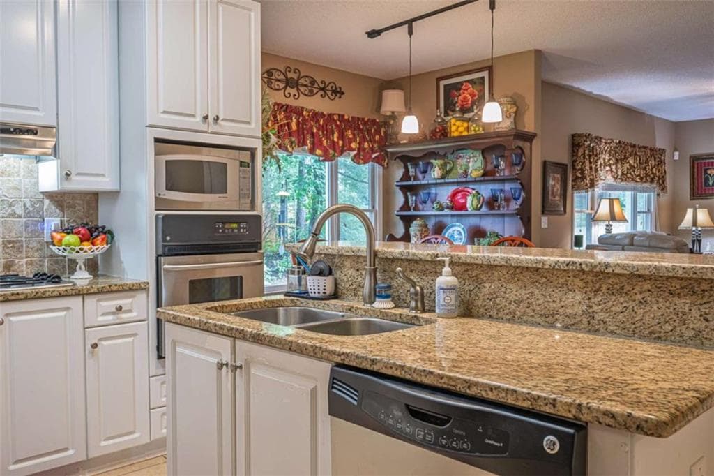 4 bedroom, 3 bathroom, 2,531 sq ft single family residence for sale at 2140 Soft Pine Lane, Acworth, GA 30102 — photo 9