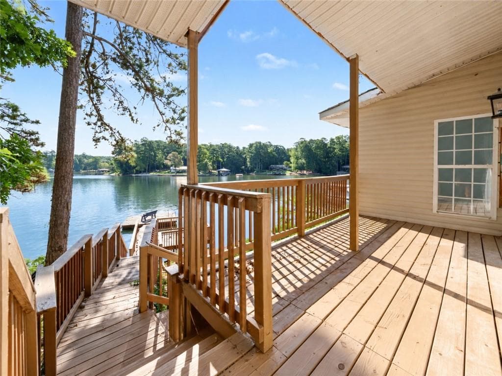 3 bedroom, 2 bathroom, 1,636 sq ft single family residence for sale at 140 E Hamm Road, Jackson, GA 30233 — photo 3
