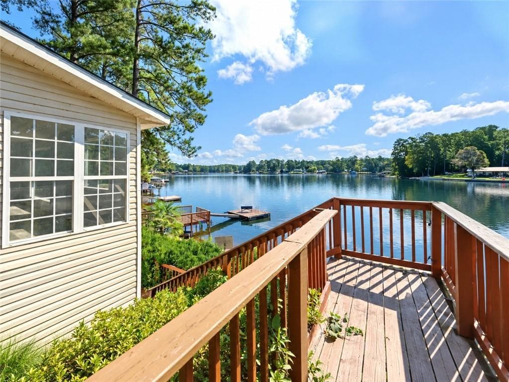 3 bedroom, 2 bathroom, 1,636 sq ft single family residence for sale at 140 E Hamm Road, Jackson, GA 30233 — photo 4