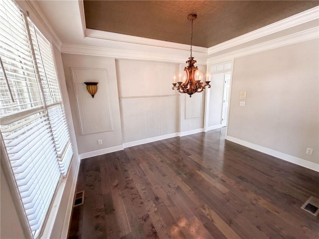 5 bedroom, 4 bathroom, 4,236 sq ft single family residence for sale at 7047 Tree House Way, Flowery Branch, GA 30542 — photo 9