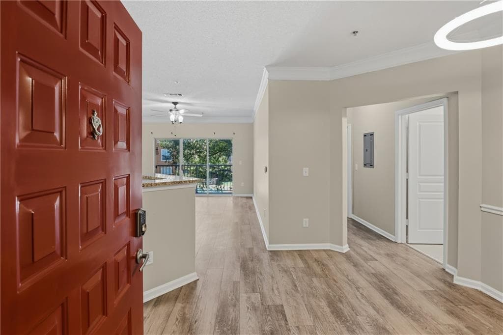 1 bedroom, 1 bathroom, 754 sq ft condominium for sale at 10 Perimeter Summit Boulevard 4220, Atlanta, GA 30319 — photo 3