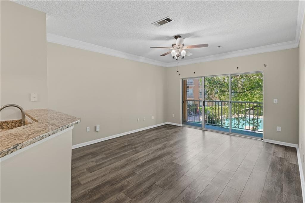 1 bedroom, 1 bathroom, 754 sq ft condominium for sale at 10 Perimeter Summit Boulevard 4220, Atlanta, GA 30319 — photo 4