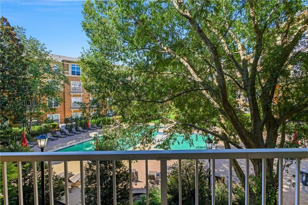 1 bedroom, 1 bathroom, 754 sq ft condominium for sale at 10 Perimeter Summit Boulevard 4220, Atlanta, GA 30319 — photo 8