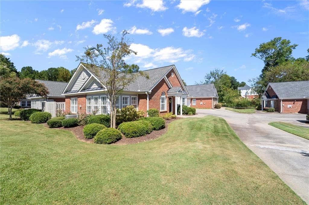 2 bedroom, 2 bathroom, 1,488 sq ft condominium for sale at 205 Somerton Place, Cumming, GA 30040 — photo 3