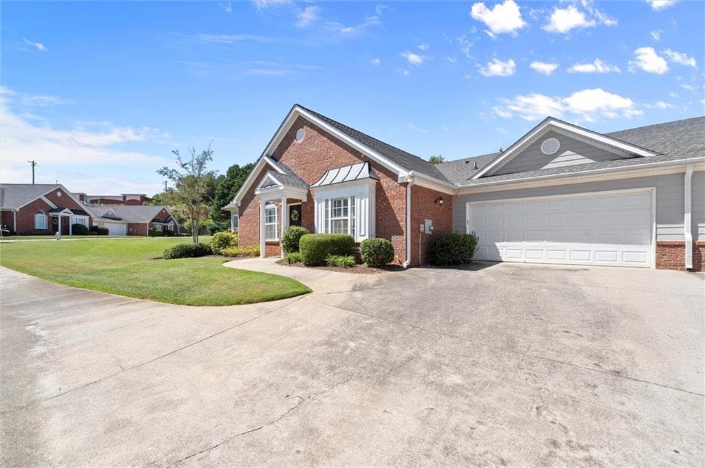 2 bedroom, 2 bathroom, 1,488 sq ft condominium for sale at 205 Somerton Place, Cumming, GA 30040 — photo 4