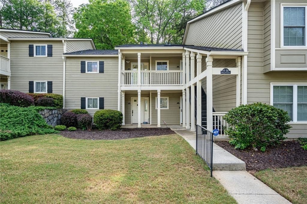 1 bedroom, 2 bathroom, 961 sq ft condominium under contract at 66 Middleton Court, Smyrna, GA 30080