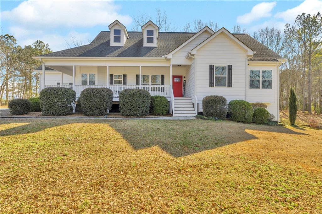 4 bedroom, 3 bathroom, 4,001 sq ft single family residence for sale at 3020 Meadow Trail, Loganville, GA 30052 — photo 6