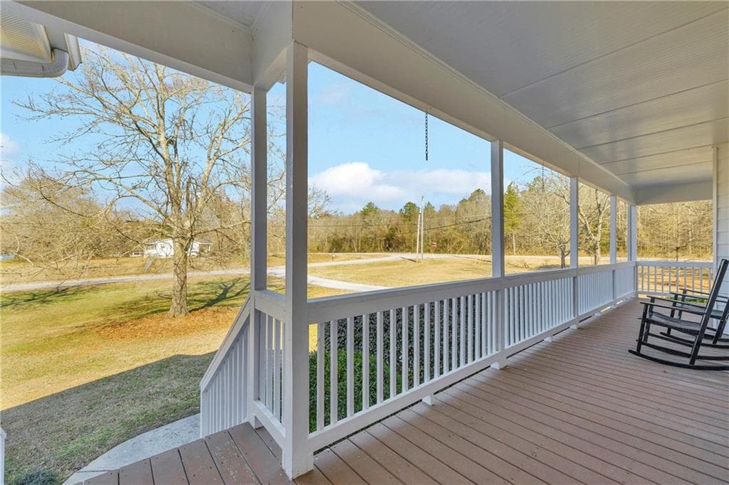 4 bedroom, 3 bathroom, 4,001 sq ft single family residence for sale at 3020 Meadow Trail, Loganville, GA 30052 — photo 9