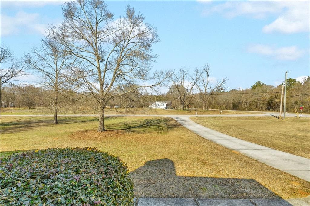 4 bedroom, 3 bathroom, 4,001 sq ft single family residence for sale at 3020 Meadow Trail, Loganville, GA 30052 — photo 10
