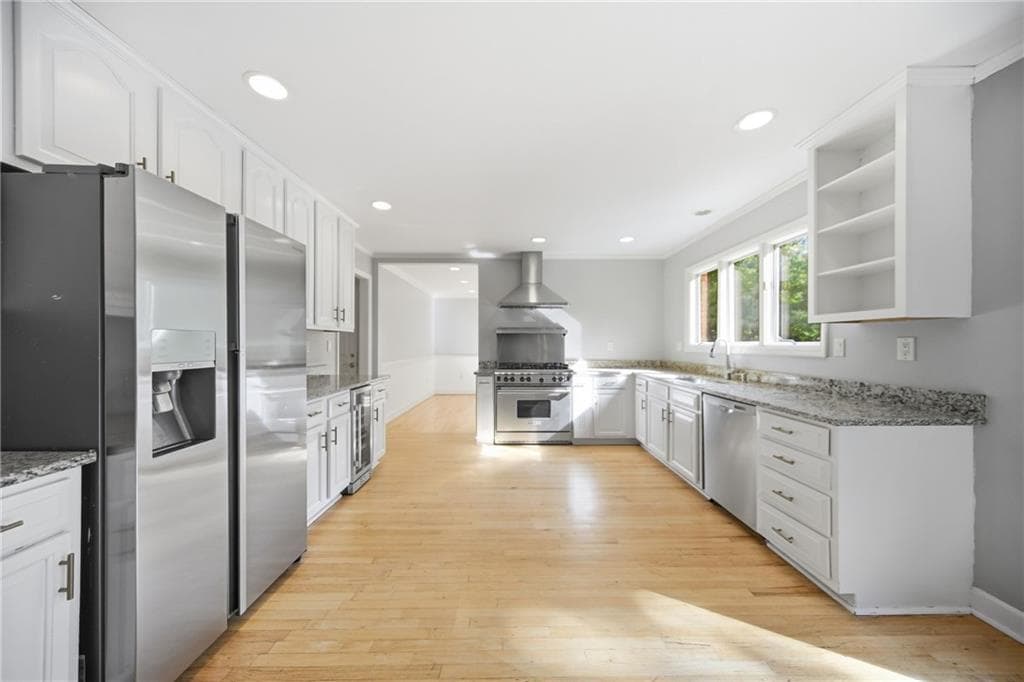 4 bedroom, 4 bathroom, 5,141 sq ft single family residence for sale at 3335 Trails End Road, Roswell, GA 30075 — photo 8