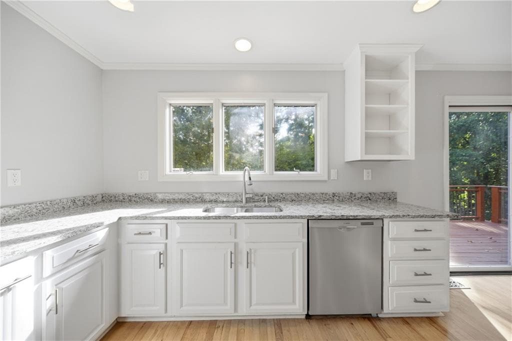 4 bedroom, 4 bathroom, 5,141 sq ft single family residence for sale at 3335 Trails End Road, Roswell, GA 30075 — photo 9