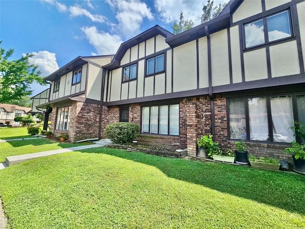 3 bedroom, 2 bathroom, 1,302 sq ft condominium for rent at 1192 Ashborough Drive B, Marietta, GA 30067 for $1,875 a month — photo 3