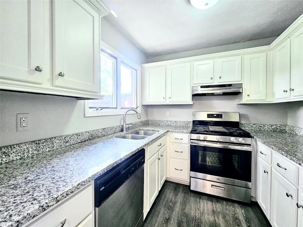 3 bedroom, 2 bathroom, 1,302 sq ft condominium for rent at 1192 Ashborough Drive B, Marietta, GA 30067 for $1,875 a month — photo 4