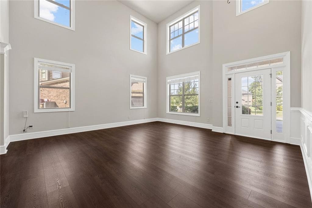 5 bedroom, 4 bathroom, 4,244 sq ft single family residence for sale at 9270 Colham Drive, Cumming, GA 30041 — photo 8