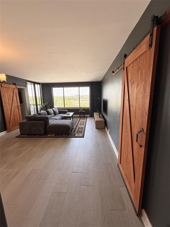2 bedroom, 2 bathroom, 1,230 sq ft condominium for sale at 3481 Lakeside Drive 1502, Atlanta, GA 30326 — photo 3