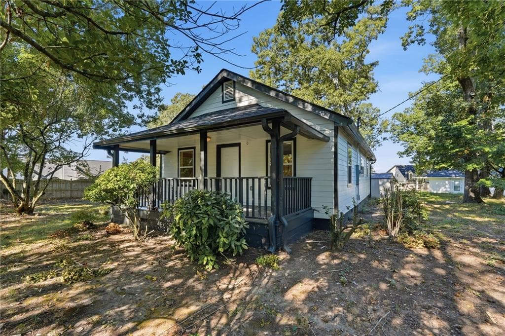 duplex for sale at 1965 Holland Park Drive, Buford, GA 30519 — photo 6