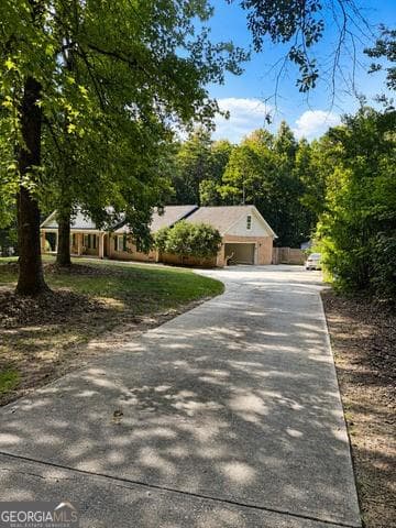 3 bedroom, 3 bathroom, 2,211 sq ft single family residence for sale at 774 Corinth Drive, Jonesboro, GA 30238 — photo 5