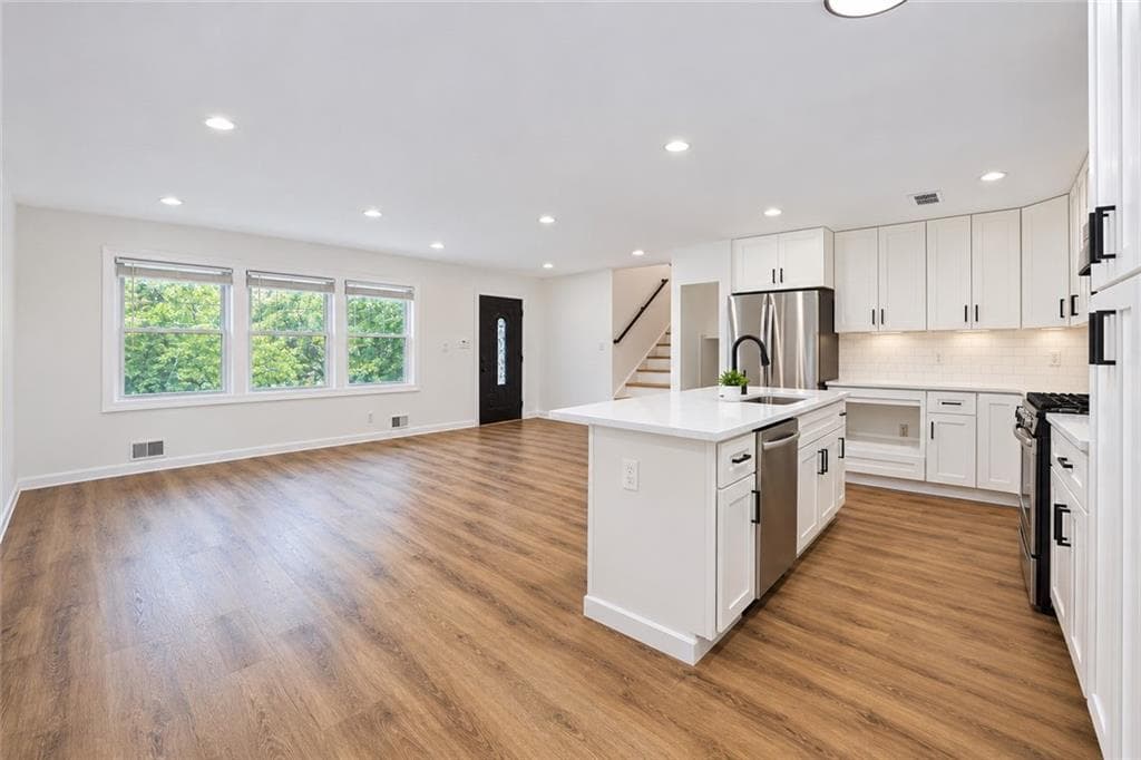 4 bedroom, 3 bathroom, 1,680 sq ft single family residence for sale at 384 Mephisto Circle, Lawrenceville, GA 30046 — photo 7