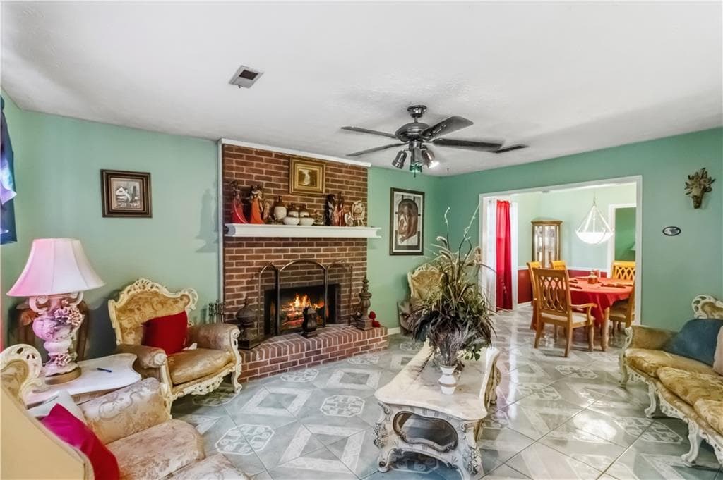 4 bedroom, 4 bathroom, 1,986 sq ft single family residence for sale at 7518 Lerose Drive, Jonesboro, GA 30236 — photo 6