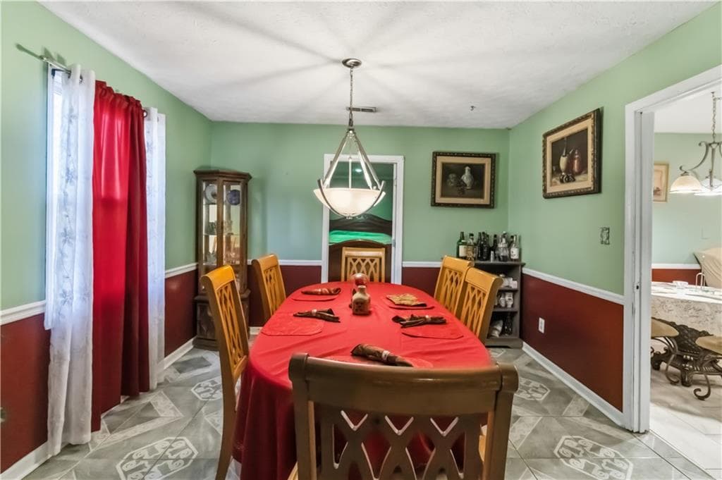 4 bedroom, 4 bathroom, 1,986 sq ft single family residence for sale at 7518 Lerose Drive, Jonesboro, GA 30236 — photo 7