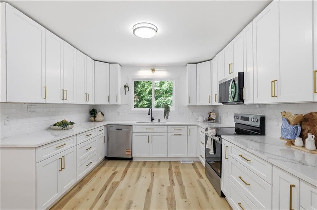 5 bedroom, 5 bathroom, 3,200 sq ft single family residence for sale at 130 Council Oak Loop, Waleska, GA 30183 — photo 10