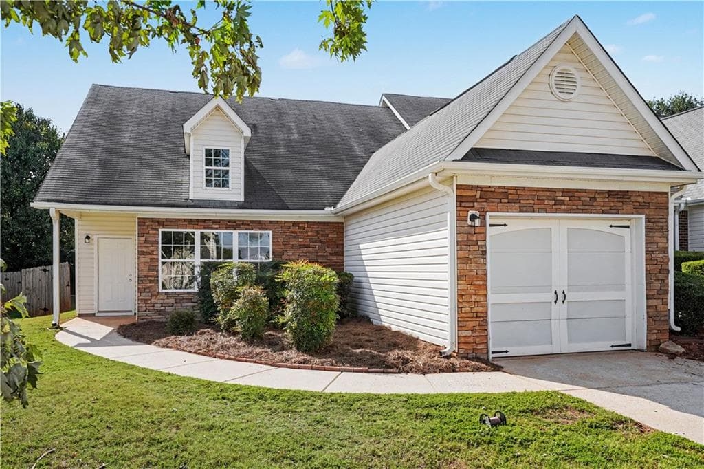 2 bedroom, 2 bathroom, 1,408 sq ft condominium for sale at 945 City Park Drive, Mcdonough, GA 30252 — photo 2