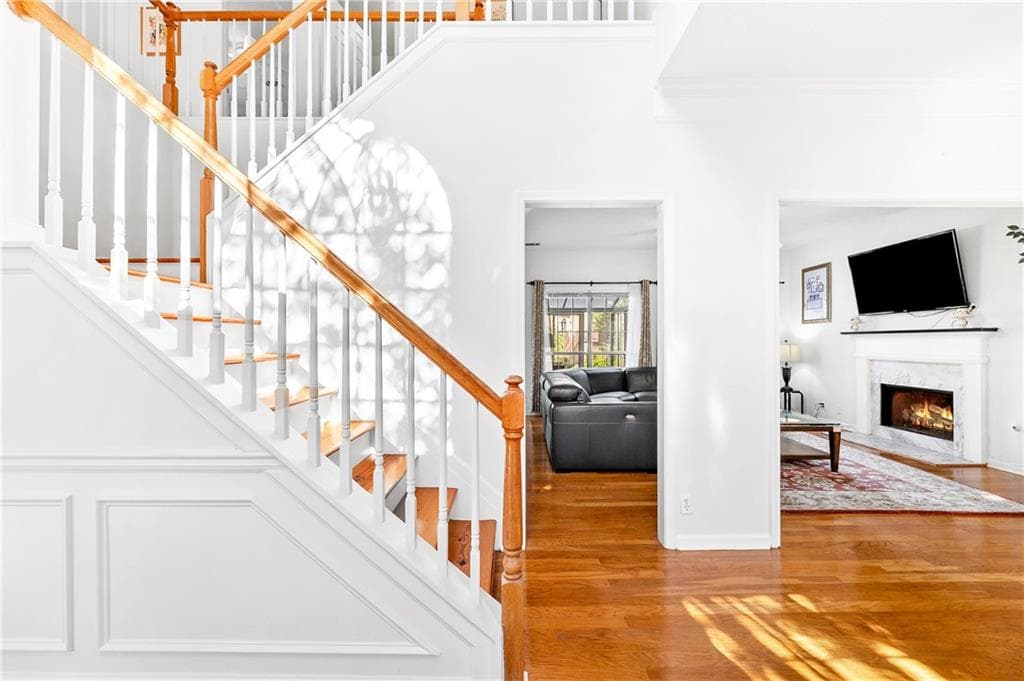 4 bedroom, 3 bathroom, 2,219 sq ft single family residence for sale at 5415 Taylor Road, Alpharetta, GA 30022 — photo 3
