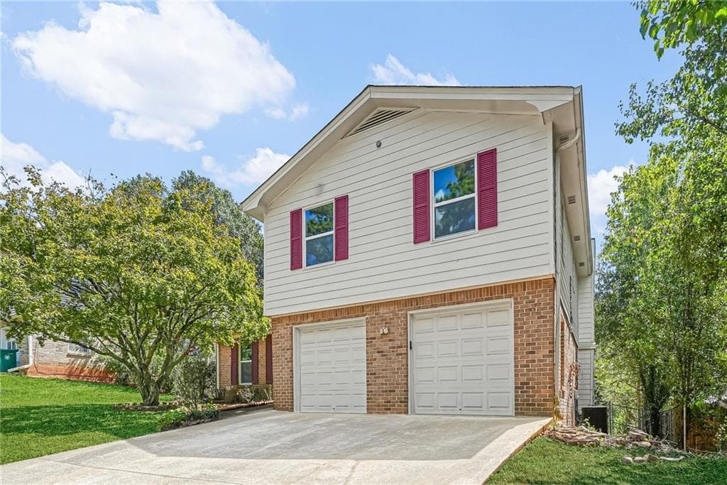 4 bedroom, 2 bathroom, 2,175 sq ft single family residence for sale at 3103 Windfield Circle, Tucker, GA 30084 — photo 3