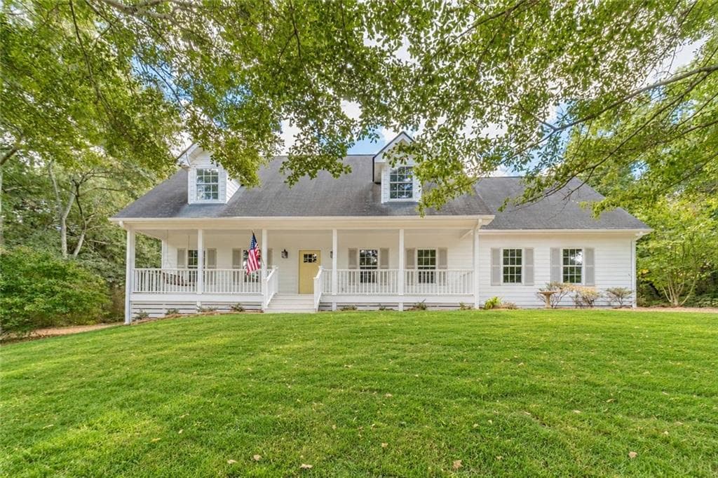4 bedroom, 3 bathroom, 2,032 sq ft single family residence for sale at 3430 Briscoe Drive, Monroe, GA 30655