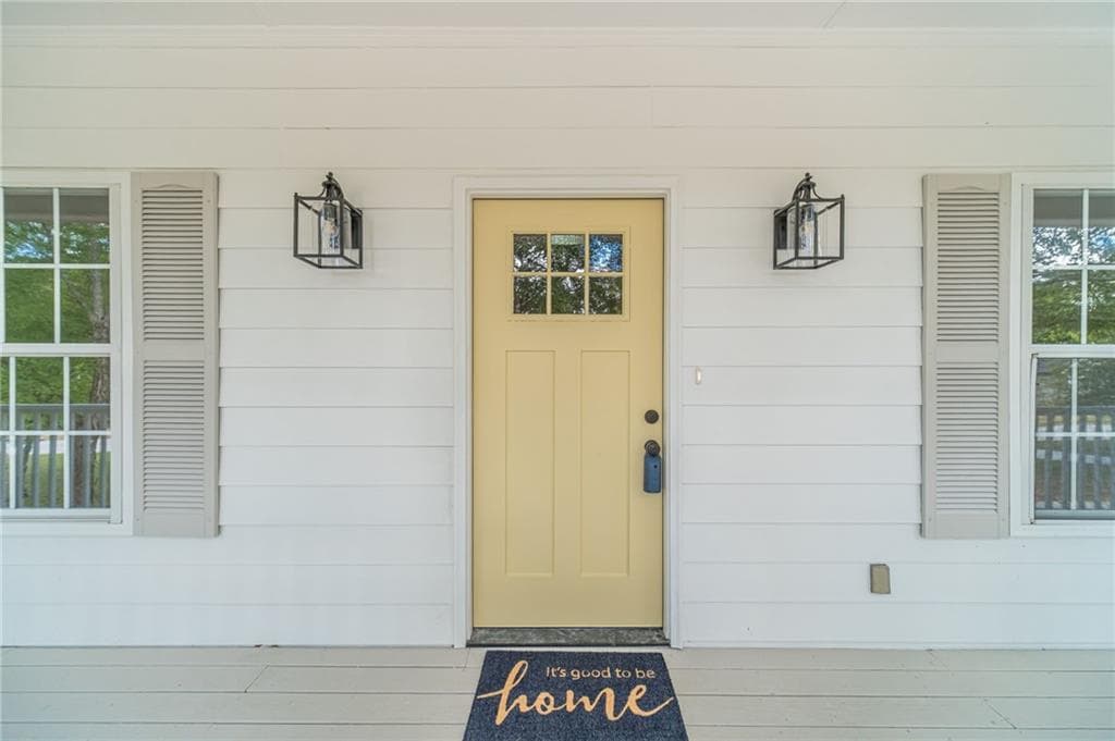 4 bedroom, 3 bathroom, 2,032 sq ft single family residence for sale at 3430 Briscoe Drive, Monroe, GA 30655 — photo 2