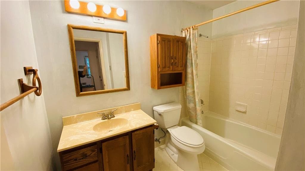 3 bedroom, 2 bathroom, 2,063 sq ft single family residence for rent at 3583 Santa Fe Trail, Atlanta, GA 30340 for $2,500 a month — photo 4