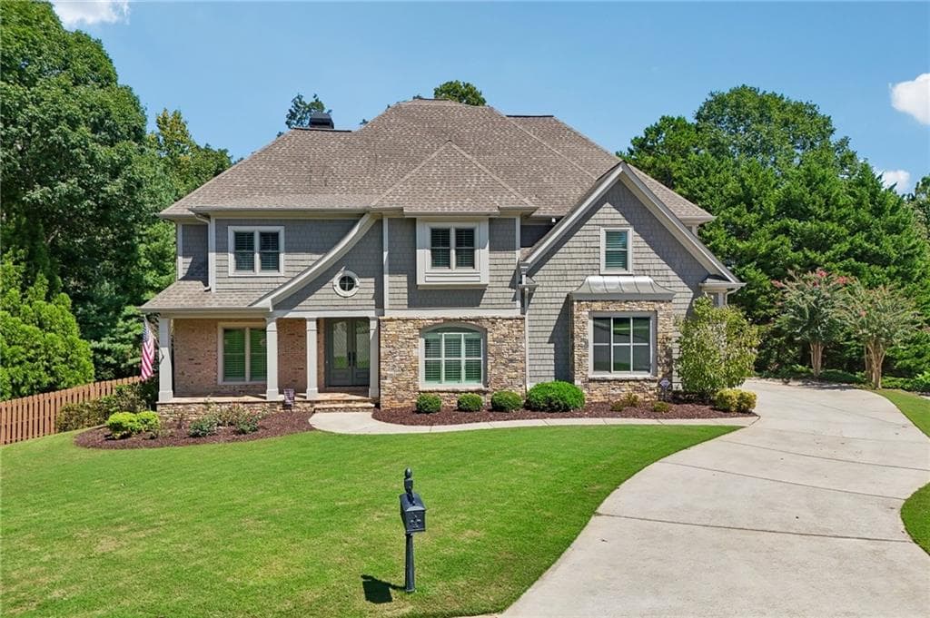 4 bedroom, 5 bathroom, 5,529 sq ft single family residence for sale at 3765 Horizon Court, Cumming, GA 30041 — photo 2